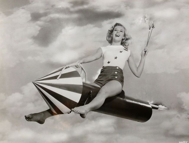 Vintage July 4th -pinup photo