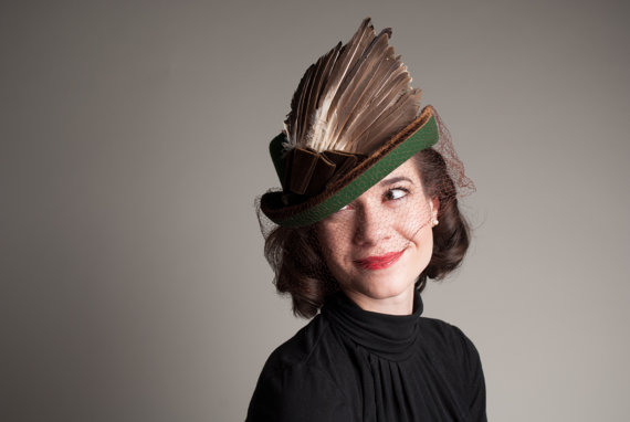 1940s wool tilt hat. 1940s Vintage Women's hat with a giant birds wing. 