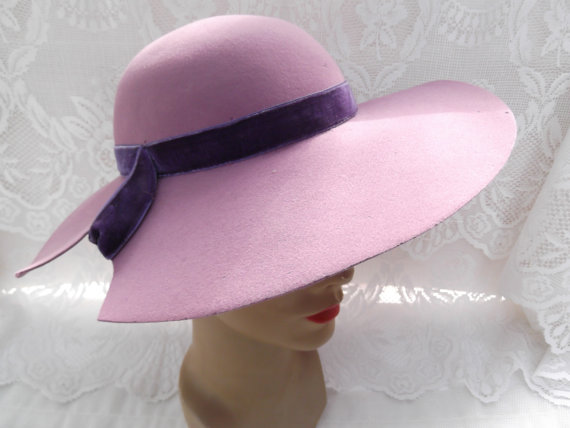 1940s Purple velvet wide brimmed hat for women