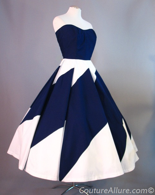 1950s Fashion: Vintage 1950s Renee Marcil Full Skirt Blue & White Cotton Dress