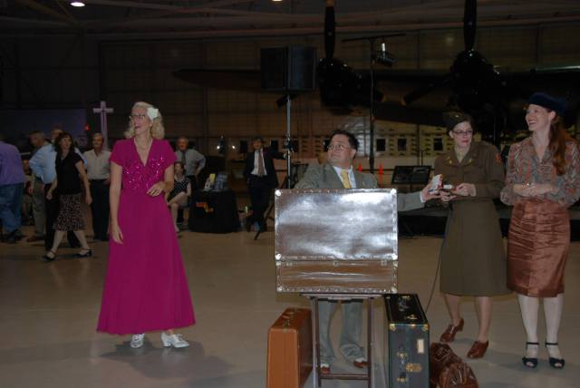 1940s Big Band Dance, hamilton warplane musuem